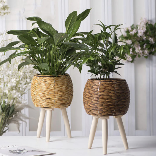 VelesRealm™ Rattan-Pflanzgefäß – Rustikale Holzbeine, Innenkorb
