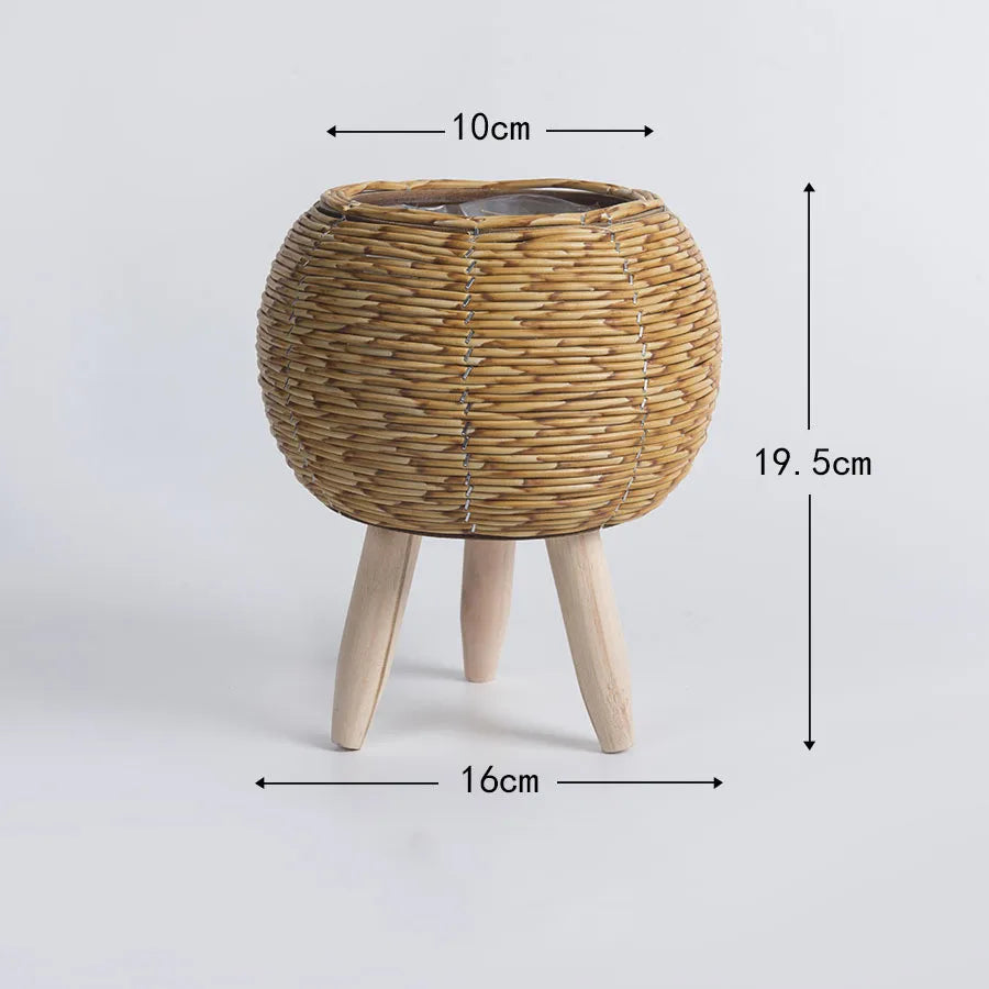 VelesRealm™ Rattan-Pflanzgefäß – Rustikale Holzbeine, Innenkorb